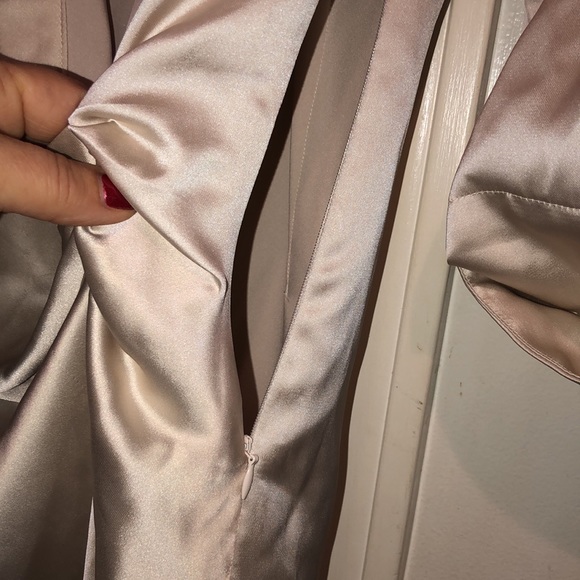 Zara XS-Small  Ivory long sleeve silky faux wrap side zip midi dress runs large - Picture 8 of 13